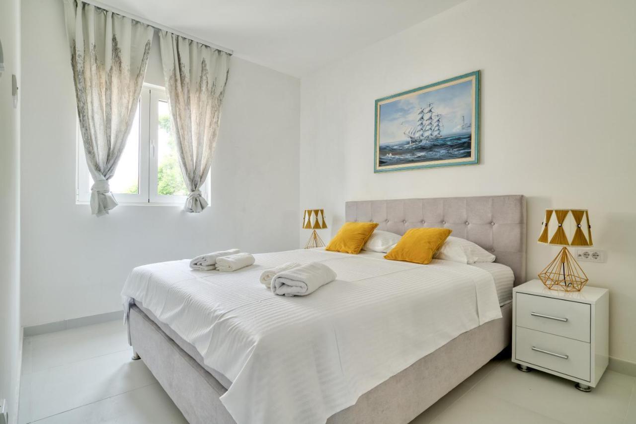 The Golden Luxury Апартаменты *