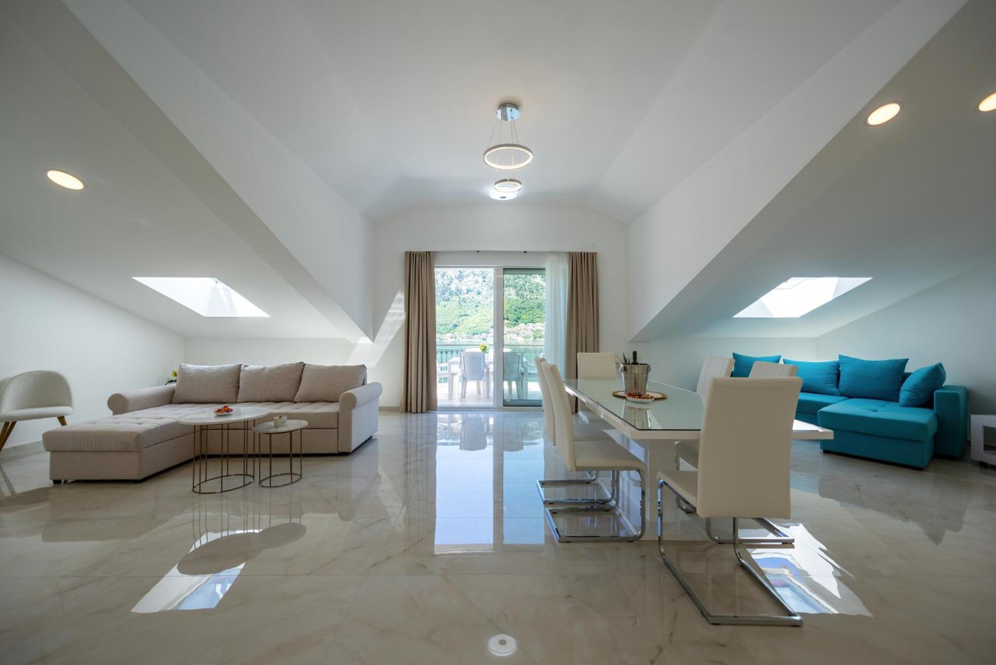 The Golden Luxury Апартаменты
