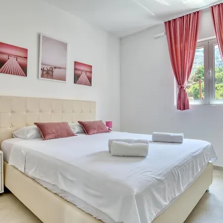 The Golden Luxury Apartments Котор Экстерьер фото