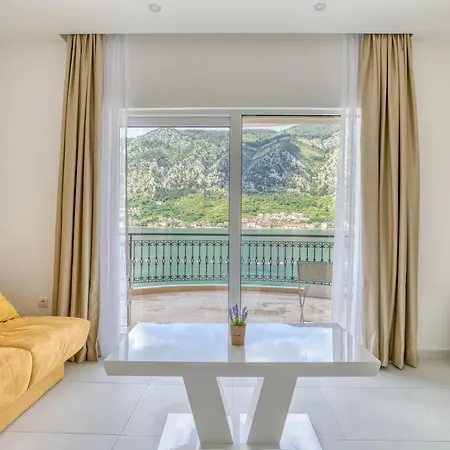 The Golden Luxury Apartments Котор Экстерьер фото