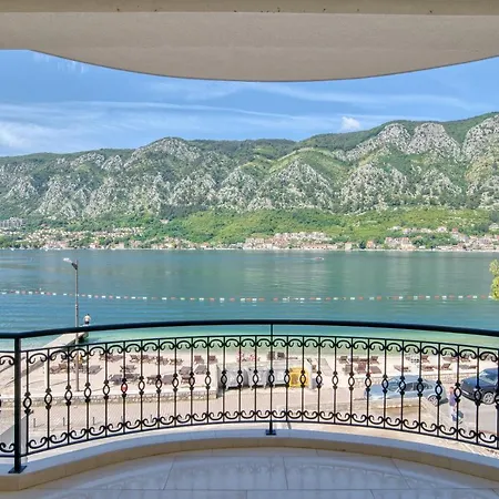 The Golden Luxury Apartments Котор Экстерьер фото