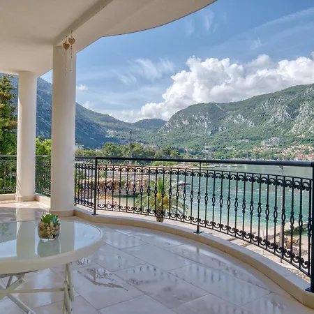 The Golden Luxury Apartments Котор Экстерьер фото
