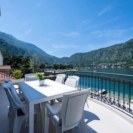 The Golden Luxury Apartments Котор Экстерьер фото