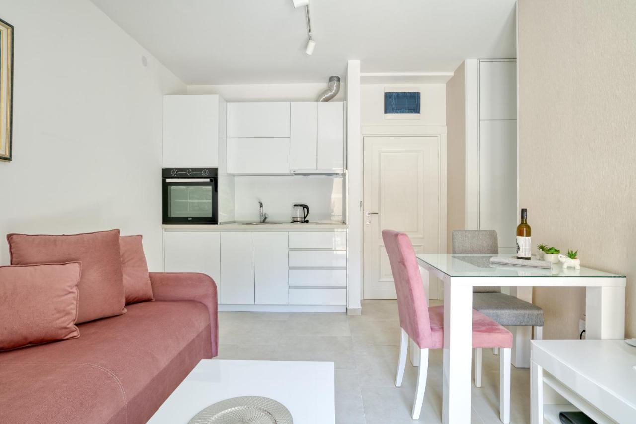 The Golden Luxury Apartment *