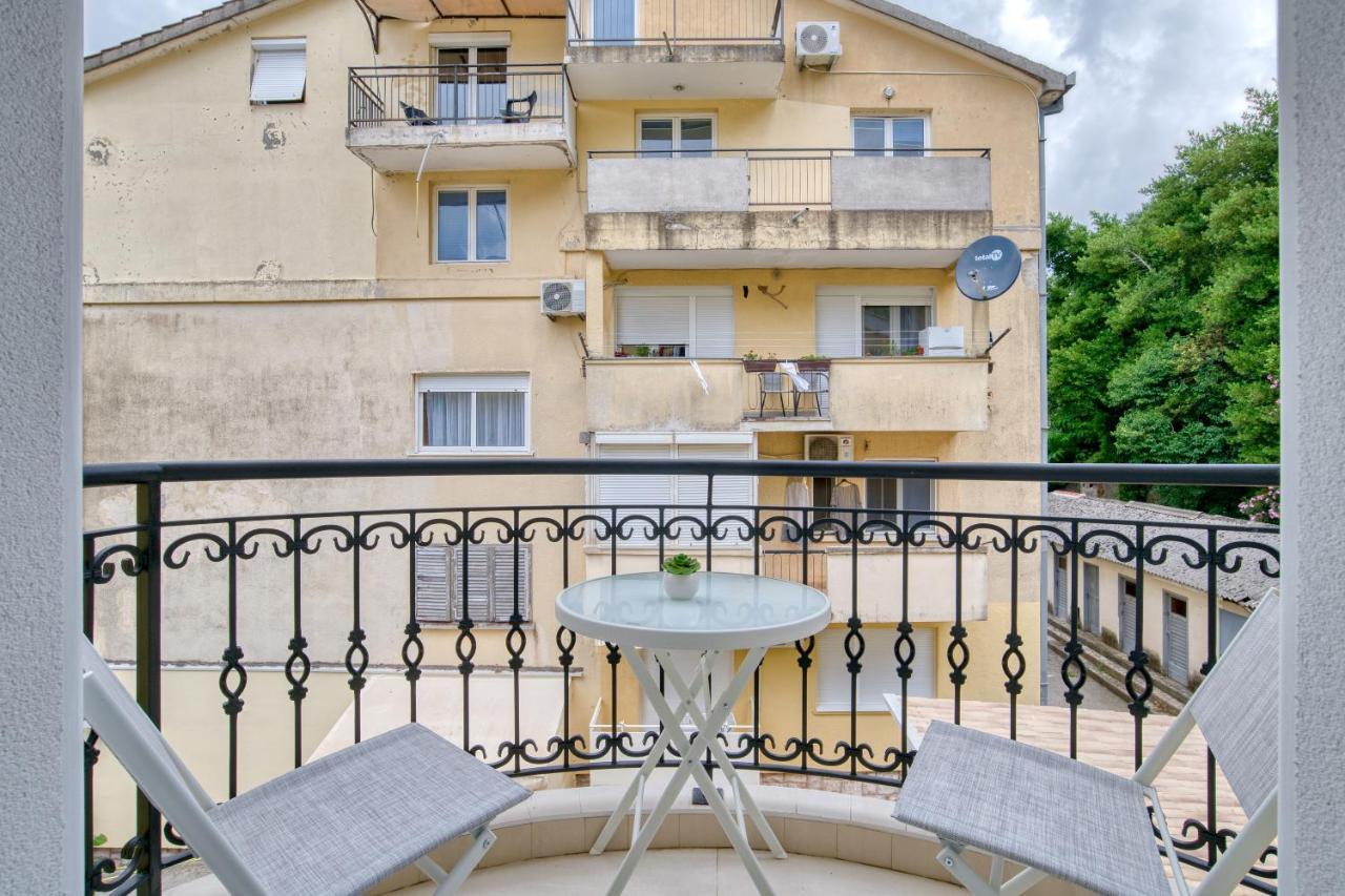 The Golden Luxury * Kotor